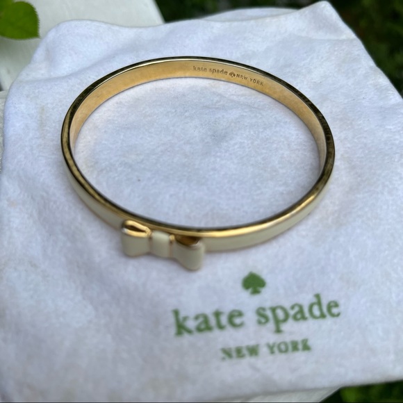 Kate Spade Take a Bow Bangle Bracelet in Cream - Picture 3 of 9